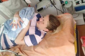 Екстремальні пологи в швидкій. На Дніпропетровщині жінка народила третю дитину
