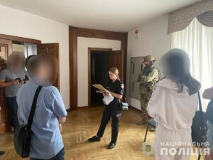 У Дніпрі затримали посадовця, який привласнив 1 млн гривень