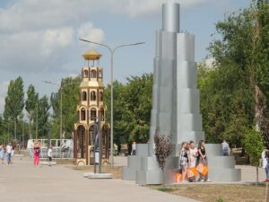 На Дніпропетровщині відкрили найвищий у світі хмарочос (фото)