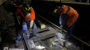 Нічне життя підземки. У Дніпрі ремонти в метро проводять у нічний час