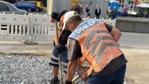 Аби калюж і підтоплень не було. У Дніпрі ремонтують черговий колектор, зведений за радянських часів з порушеннями норм