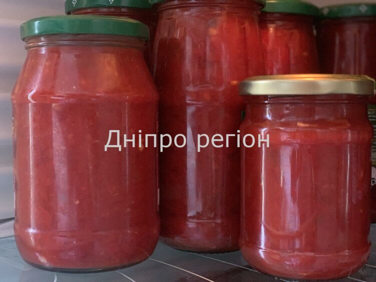 Сира аджика із червоного перцю (рецепт)