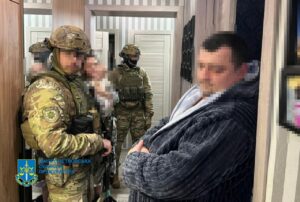 Ошукали людей на 2,2 млн грн. На Дніпропетровщині під суд підуть шахраї кол-центру