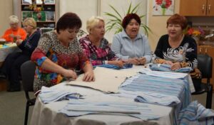 У Дніпрі 500 жінок похилого віку об’єдналися у рух “Бабусі для ЗСУ”