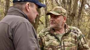 «Будемо і далі допомагати Силам оборони». Філатов показав обіцяну техніку від Дніпра, яку він доправив військовим на позиції