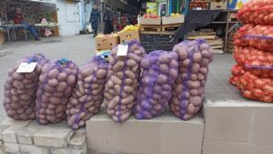 Впали ціни на овочі. Скільки коштує картопля, буряк, цибуля, морква в Дніпрі