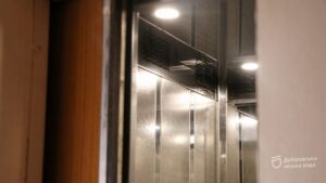 128 ліфтів оновлено в 2024 році. У Дніпрі системно ремонтують підіймачі в багатоповерхівках
