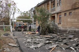 Відновлення покрівель і вікон: Дніпро оговтується після прильоту, що стався 26 жовтня