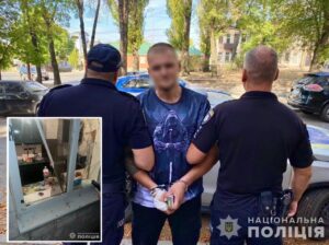 У Дніпрі чоловік увірвався до будинку і пограбував, коли господарі були вдома