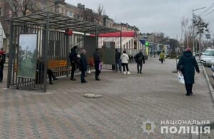 На Дніпропетровщині затримали 18-річну грабіжницю та її неповнолітнього спільника
