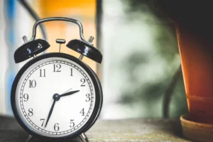 Чи будуть в Україні переводити стрілки годинників на літній час