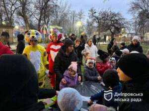 У Дніпрі у парку «Новокодацький» відбулося урочисте відкриття ялинки