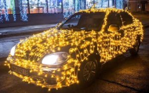 Всі машини в гірляндах. Два новорічні автопробіги проведуть в Дніпрі