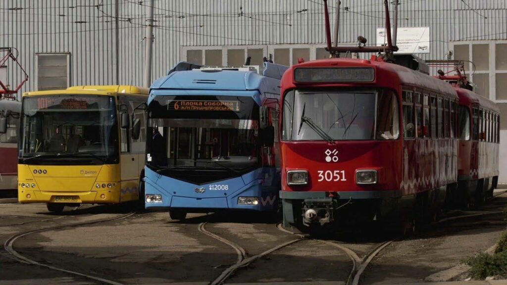 У Дніпрі з січня 2025 здорожчає вартість проїзду у громадському транспорті