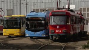 Ракетний удар по Дніпру: у місті змінено рух громадського транспорту