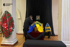 У Дніпрі прощаються з загиблим актором театру і кіно Яковом Ткаченком (Відео)