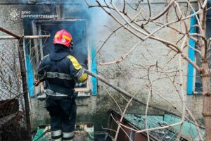 Заживо згоріло 2 людей у власному будинку в Дніпропетровській області