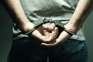 На Дніпропетровщини вбили 84-річного чоловіка, щоб пограбувати: нападників затримали