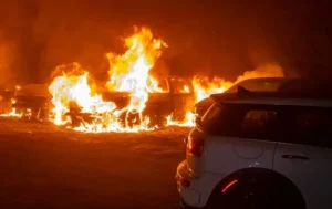 У Дніпрі працівник СТО підпалив авто через невиплату зарплати