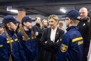 Олена Зеленська відвідує навчальні заклади в Дніпрі та області (відео)