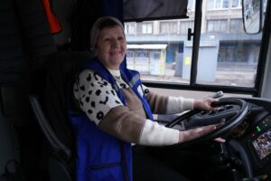 У Дніпрі Наталя Нешта 52 роки працює водійкою тролейбуса (відео)