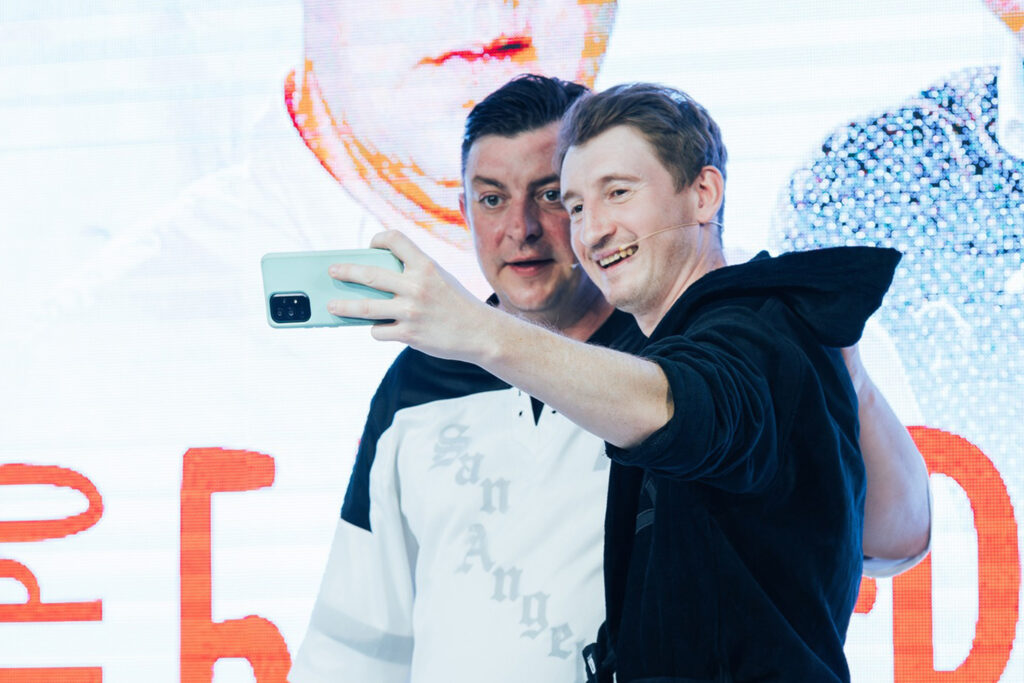 Бампер і Сус 1 березня з концертом у Дніпрі! Вразять імпровізацією і гумором 18+ Бампер і Сус 1 березня з концертом у Дніпрі! Вразять імпровізацією і гумором 18+