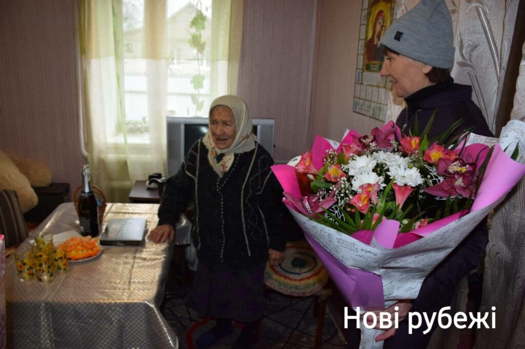 Читає без окулярів. На Дніпропетровщині 100-річчя святкує Марія Загинай