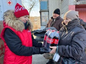 На Дніпропетровщині видають кока-колу, як гуманітарну допомогу