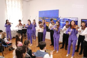 У Дніпрі вручили іменні стипендії міського голови імені Гаррі Логвіна. Цьогоріч їхній розмір збільшили втричі