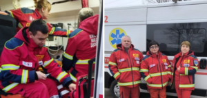 Сусіди подзвонили, щоб подякувати: на Дніпропетровщині медики “швидкої” врятували подружжя пенсіонерів