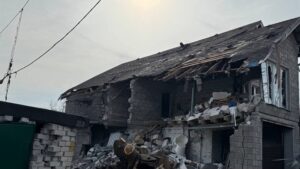 Ворожі “дрони” вдарили по Дніпру. Куди звертатись постраждалим