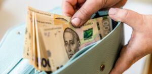 Податкова відстежує продажі в інтернеті: виявлено тисячі осіб без реєстрації підприємницької діяльності