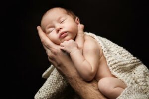 Хлопчики і дівчатка. Скільки дітей народилось за минулу добу в Дніпрі