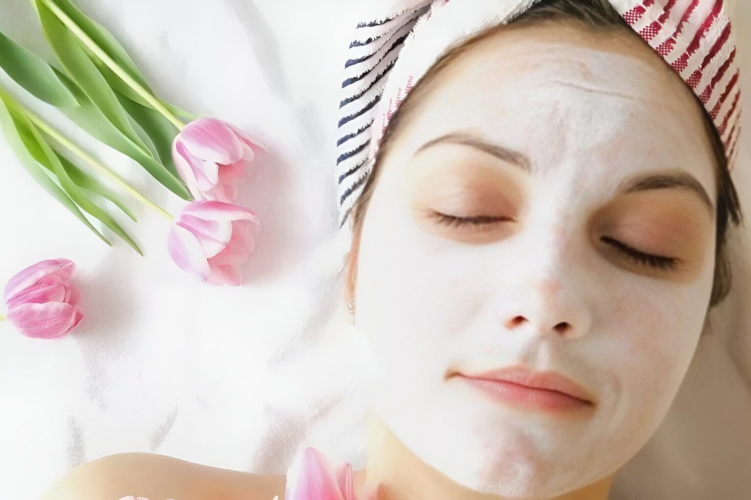 Весняне очищення шкіри: чому твоє вмивання може руйнувати захисний бар’єр і провокувати сухість? Краса та привабливість жінки — це правильно доглянута шкіра обличчя.