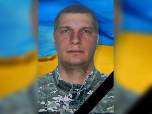 Залишились батько, сестра і брат. Загиблого у серпні Володимира Недвижаєва похоронили на Дніпропетровщині