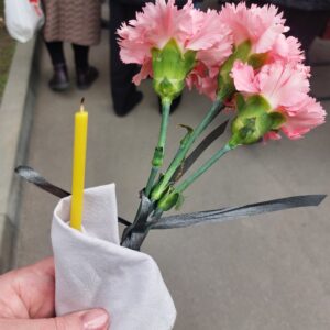 Плакали і стояли на колінах. У Дніпрі провели в останню путь Олександра Груєнка