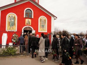 Затулила собою пасажирку тролейбуса. Провели в останню путь Ірину Васюк з Дніпропетровщини