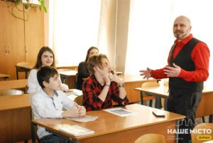 Педагоги з Дніпра стали одними з найкращих на обласному етапі конкурсу «Учитель року-2025»