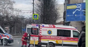 У Дніпрі чоловік вистрибнув з вікна ТЦК, отримавши травми (відео)