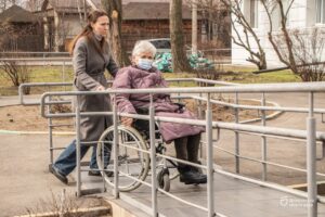 Як скористатись «Соціальним таксі» людям з інвалідністю в Дніпрі