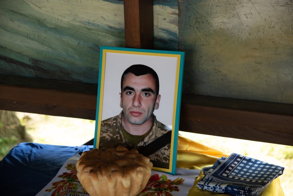 Похоронили лише через 1,5 роки після загибелі. Провели в останню путь Костянтина Голубенка з Дніпропетровщини