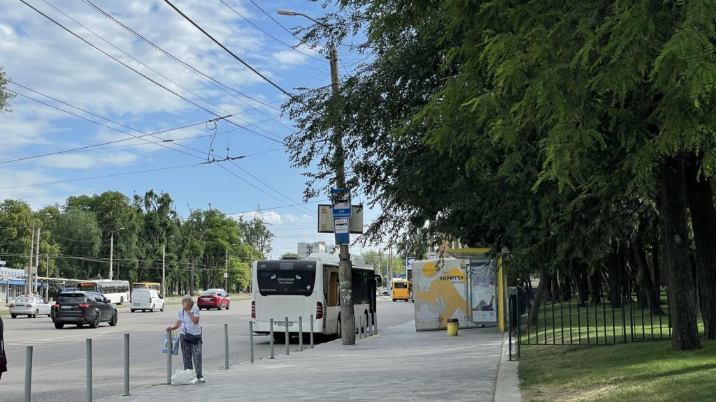 У Дніпрі організовано маршрути до кладовищ у поминальні дні. Графік на 26, 27 та 28 квітня