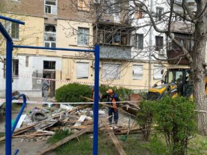 Ворожий удар по Дніпру. Куди звертатися власникам пошкодженого майна