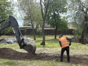 Місто без окраїн: у Дніпрі щодня прибирають сквери та парки у віддалених районах міста