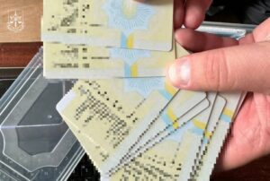 Мешканець Дніпропетровщини організував цех з виготовлення фальшивих документів