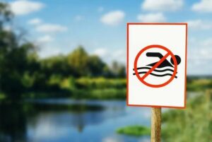 На Дніпропетровщині заборонили купання на міських пляжах