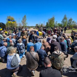 Четверо дітей залишились без батька. В останню путь провели Віталія Самойленка на Дніпропетровщині