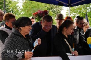 На Дніпропетровщині попрощалися з відомим стендапером та азовцем Дмитром Скрипником