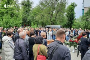 На Дніпропетровщині прощаються з загиблим на фронті актором Максимом Ковтуном