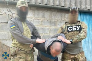 СБУ затримала двох коригувальників, які наводили удари ворога по Дніпру та Краматорськуу
